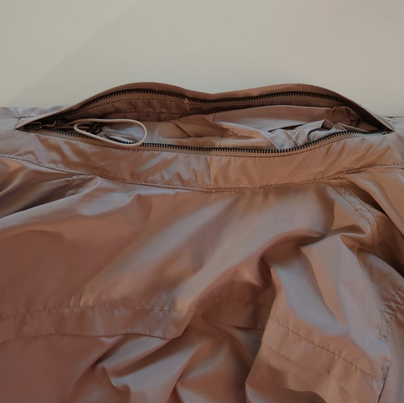 Light Raincoat - Picture 8 of 10